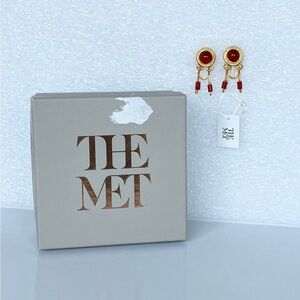 The Met’s Roman Carnelian Drop Earrings, New with Tags, Style #80036040